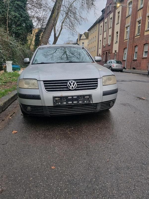 Usata VW Passat 131 CV (96 kW) 2003 Grigio Station wagon