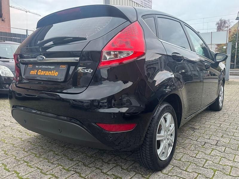 Gebraucht Ford Fiesta Titanium 95 PS (69 kW) 2012 Schwarz Kleinwagen