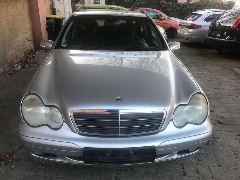Gebraucht Mercedes C200 Classic 163 PS (119 kW) 2003 Silber Kombi