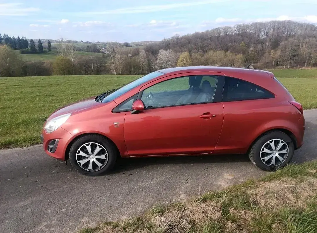 Gebraucht Opel Corsa Satellite 87 PS (63 kW) 2012 Andere farben Kleinwagen