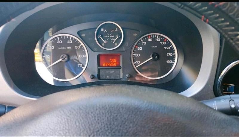 Gebraucht Peugeot Partner Tepee 109 PS (80 kW) 2008 Blau Van / Kleinbus