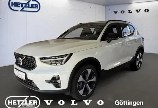 Gebraucht Volvo XC40 Plus 163 PS (119 kW) 2025 Weiß SUV