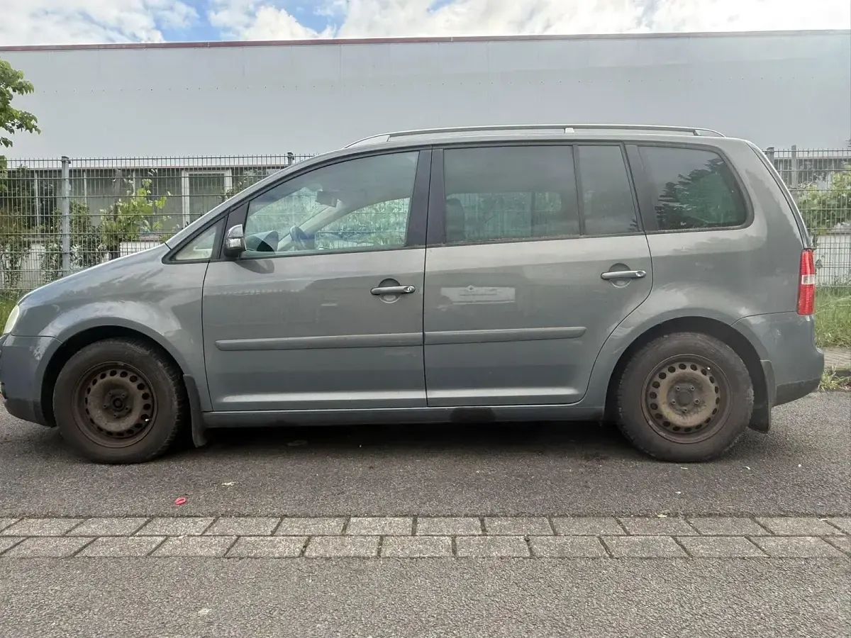 Gebraucht VW Touran 140 PS (102 kW) 2004 Grau Van / Kleinbus
