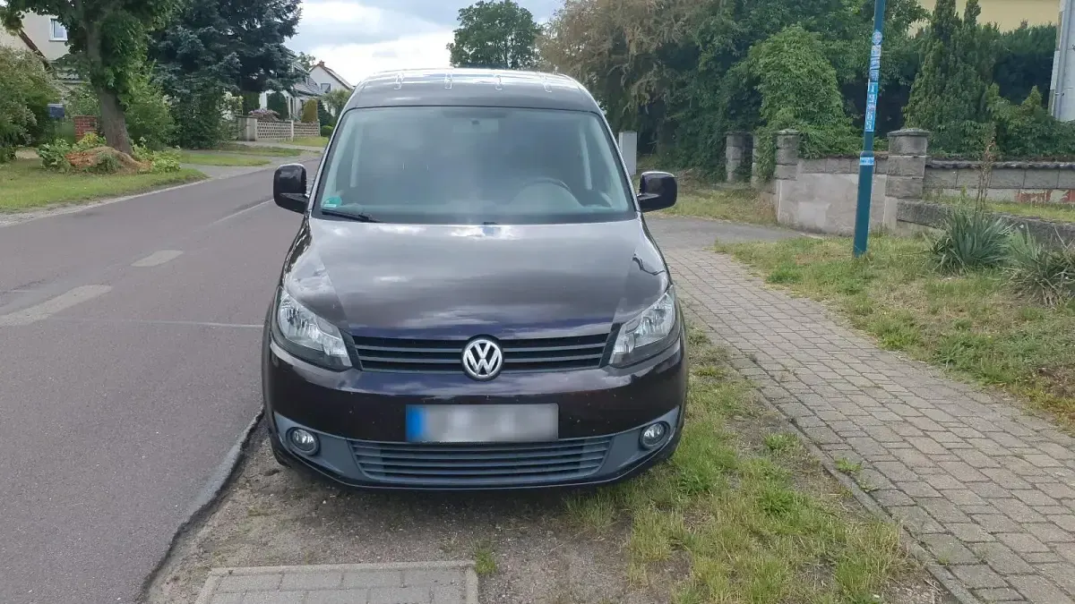Gebraucht VW Caddy 105 PS (77 kW) 2011 Violet Van / Kleinbus