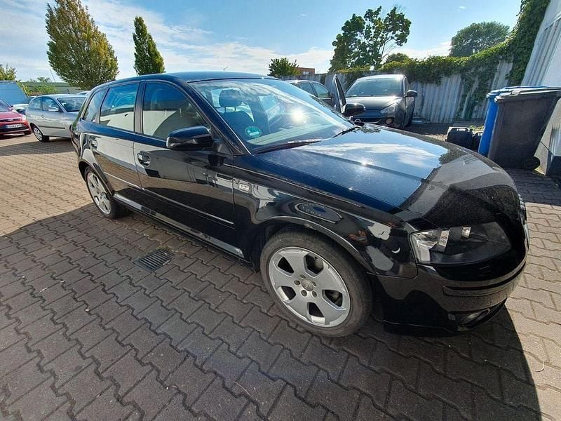 Schwarz Gebraucht 2006 Audi A3 Ambition Limousine | 2.750 € (Guter Preis) - Bild 1/4