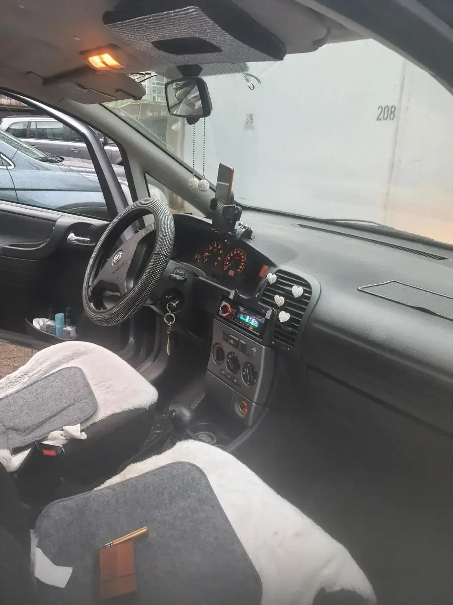Gebraucht Opel Zafira 125 PS (91 kW) 2004 Silber Van / Kleinbus