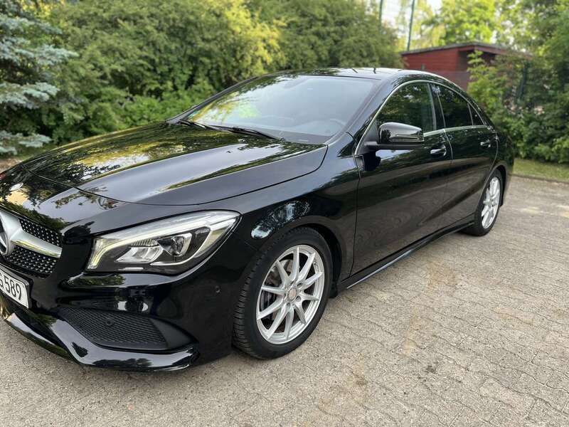 Schwarz Gebraucht 2016 Mercedes CLA200 AMG line Limousine | 19.000 € (Guter Preis) - Bild 1/4