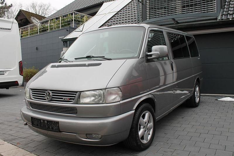 Grau Gebraucht 2002 VW Multivan Highline Van | 18.900 € - Bild 1/4