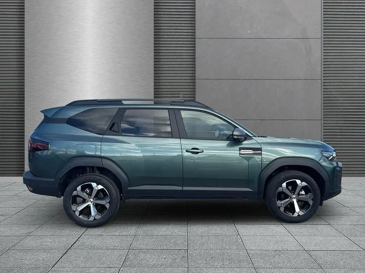 Neu Dacia Bigster Journey 140 PS (102 kW) 2026 Zedergrün SUV