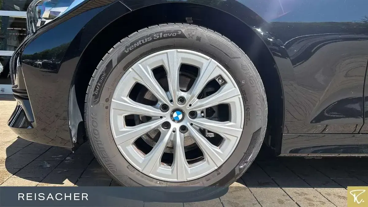 Gebraucht BMW 318 Advantage 156 PS (114 kW) 2022 Schwarz Limousine