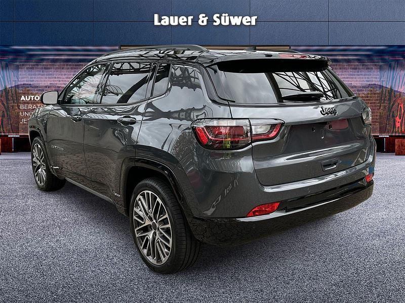 Neu Jeep Compass 129 PS (94 kW) 2025 SUV