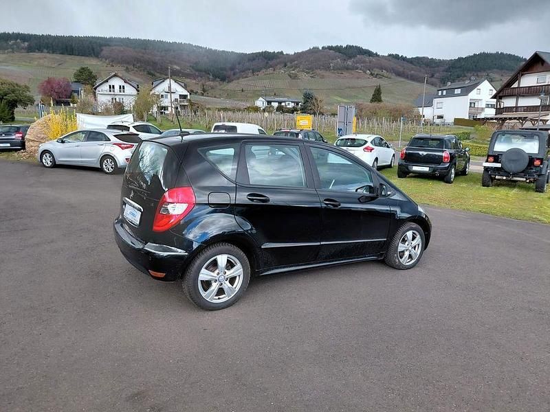 Gebraucht Mercedes A180 109 PS (80 kW) 2009 Schwarz Limousine