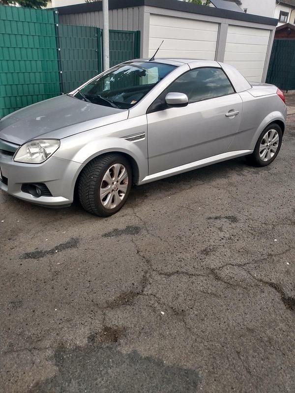 Silber Gebraucht 2008 Opel Tigra Cabrio | 4.000 € (Etwas zu teuer) - Bild 1/4