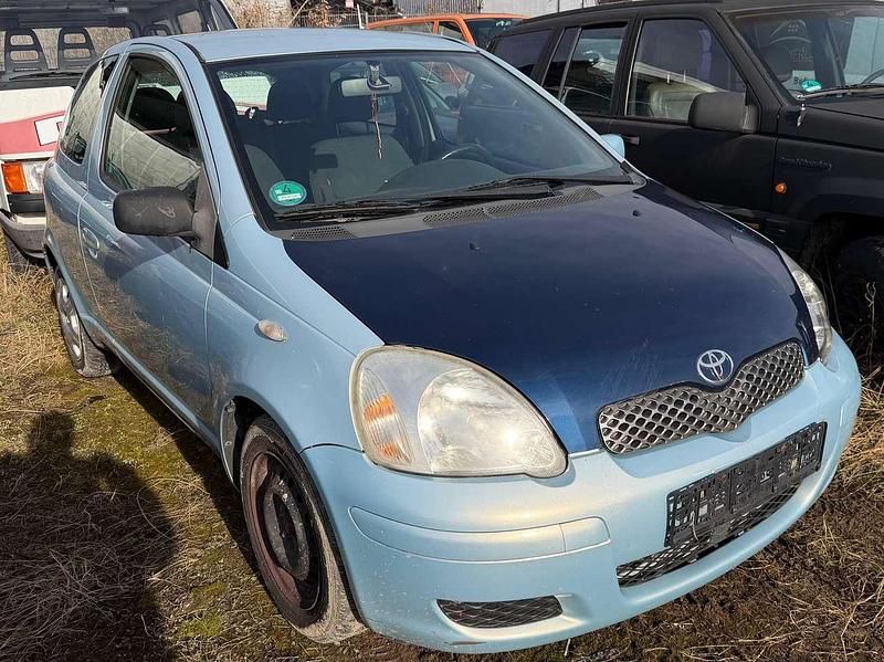 Blau Gebraucht 2005 Toyota Yaris Eco Limousine | 700 € (Guter Preis) - Bild 1/4