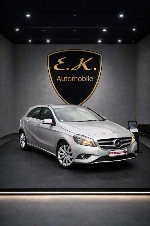Silber Gebraucht 2013 Mercedes A180 Limousine | 9.890 € (Superpreis) - Bild 1/4