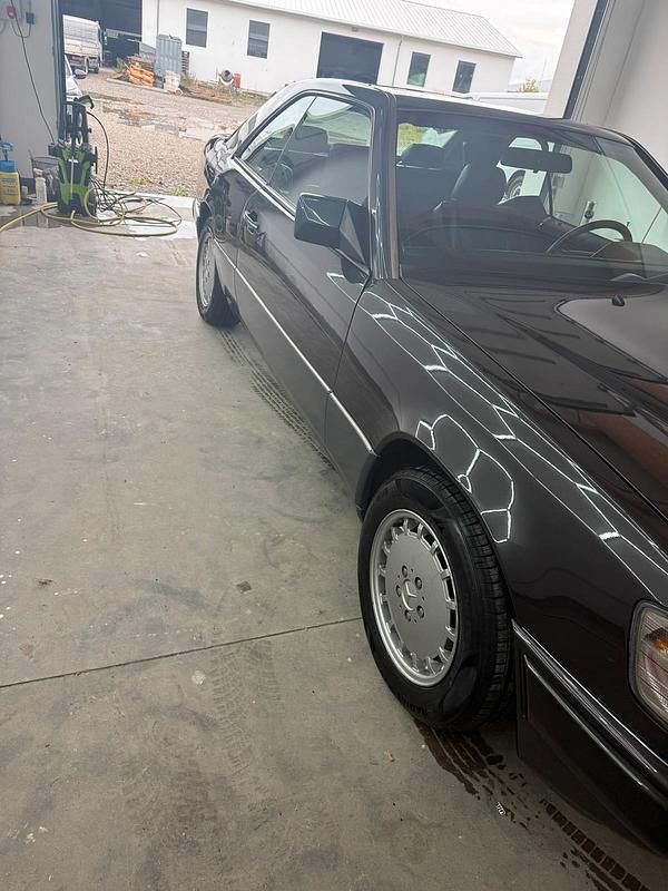 Gebraucht Mercedes 220 150 PS (110 kW) 1993 Schwarz Coupé