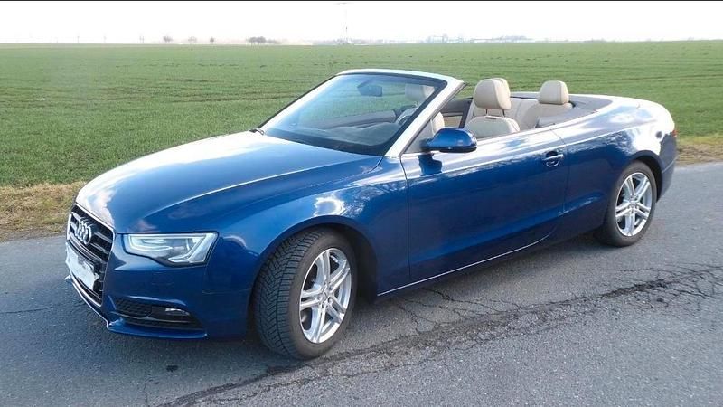 Gebraucht Audi A5 Cabriolet 170 PS (125 kW) 2012 Blau Cabrio
