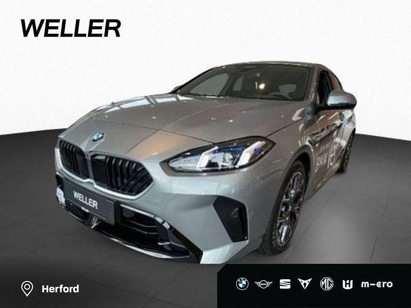 Grau Neu 2025 BMW 120 M Sport Kleinwagen | 42.530 € (Teuer) - Bild 1/4