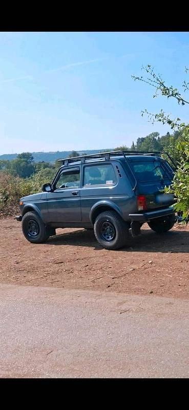 Second-hand Lada niva 83 CP (61 kW) 2020 Gri SUV