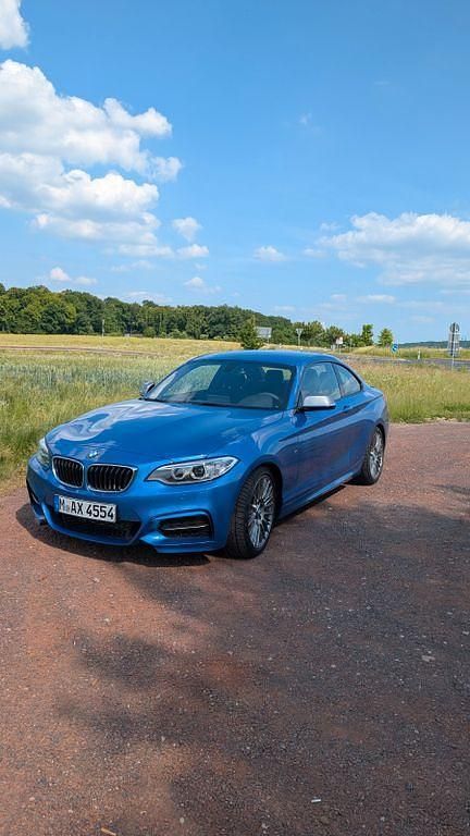 Blau Gebraucht 2016 BMW M235 Performance Coupé | 28.250 € (Guter Preis) - Bild 1/4