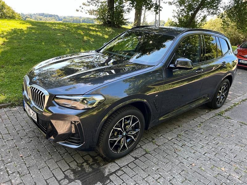 Grau Gebraucht 2024 BMW X3 SUV | 52.500 € (Fairer Preis) - Bild 1/4