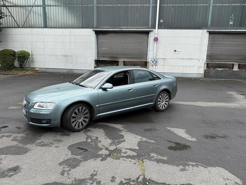 Grau Gebraucht 2007 Audi A8 Limousine | 9.000 € (Fairer Preis) - Bild 1/4