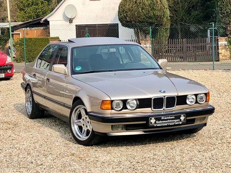 Gebraucht BMW 730 188 PS (138 kW) 1992 Gold Limousine