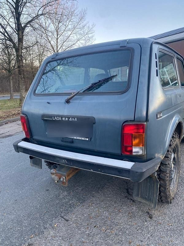 Gebraucht Lada niva 83 PS (61 kW) 2012 Schwarz SUV