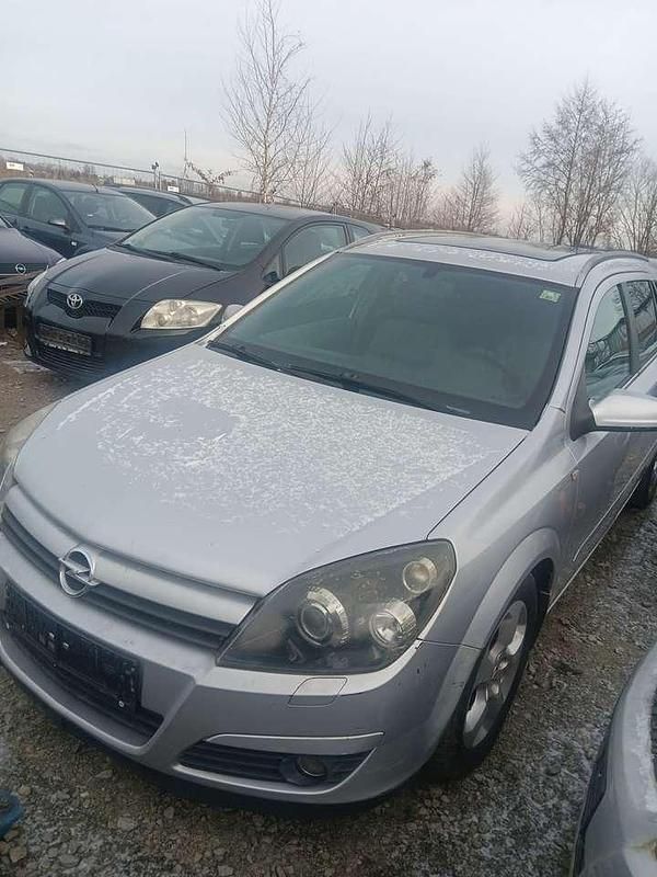 Silber Gebraucht 2004 Opel Astra Kombi | 1.100 € (Guter Preis) - Bild 1/4