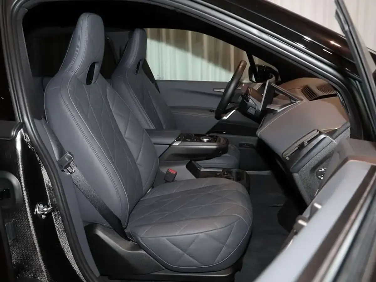 Gebraucht BMW iX Sport Line 384 kW (523 PS) 2024 Saphirschwarz SUV