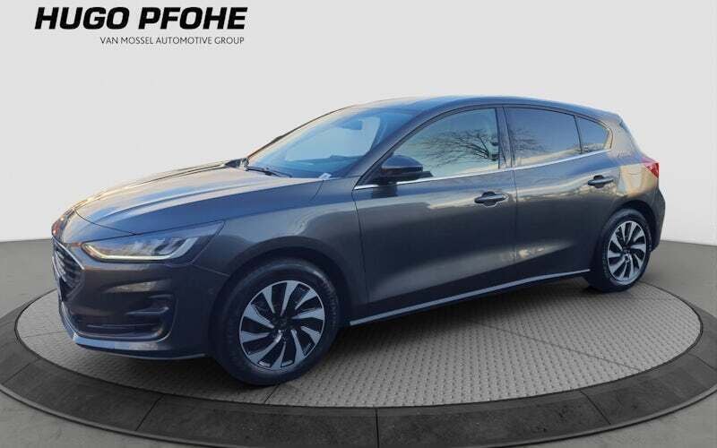 Grau Gebraucht 2022 Ford Focus Titanium Limousine | 17.250 € (Superpreis) - Bild 1/4