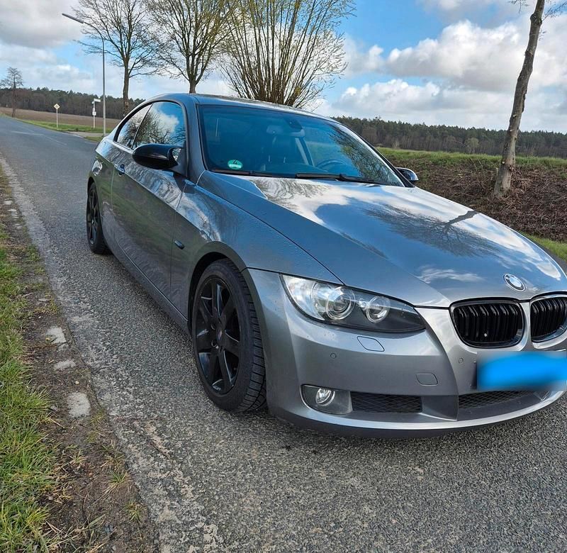 Gebraucht BMW 320 170 PS (125 kW) 2008 Silber Coupé