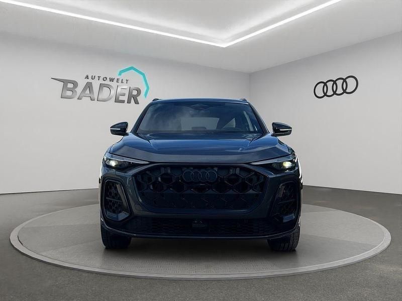 Neu Audi Q5 Sport 204 PS (150 kW) 2025 Grau SUV