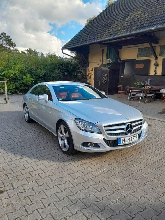 Silber Gebraucht 2012 Mercedes CLS350 Limousine | 13.500 € (Superpreis) - Bild 1/4