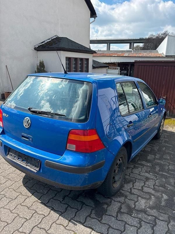 Gebraucht VW Golf IV 100 PS (73 kW) 1999 Blau Kleinwagen