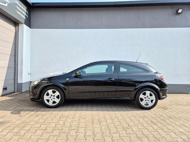 Brugt Opel Astra GTC Edition 90 HK (66 kW) 2009 Sort Coupe