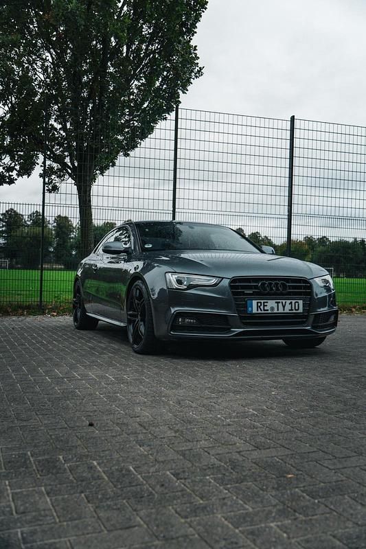 Grau Gebraucht 2013 Audi A5 S-Line Coupé | 10.200 € (Guter Preis) - Bild 1/4