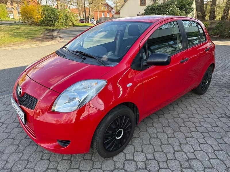 Gebraucht Toyota Yaris Cool 69 PS (50 kW) 2008 Rot Kleinwagen