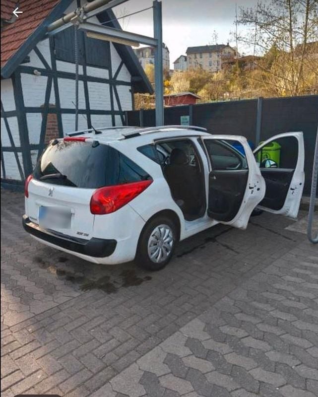 Gebraucht Peugeot 207 Tendance 75 PS (55 kW) 2008 Weiß Kombi