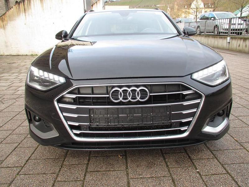 Gebraucht Audi A4 Advanced 163 PS (119 kW) 2021 Schwarz Kombi