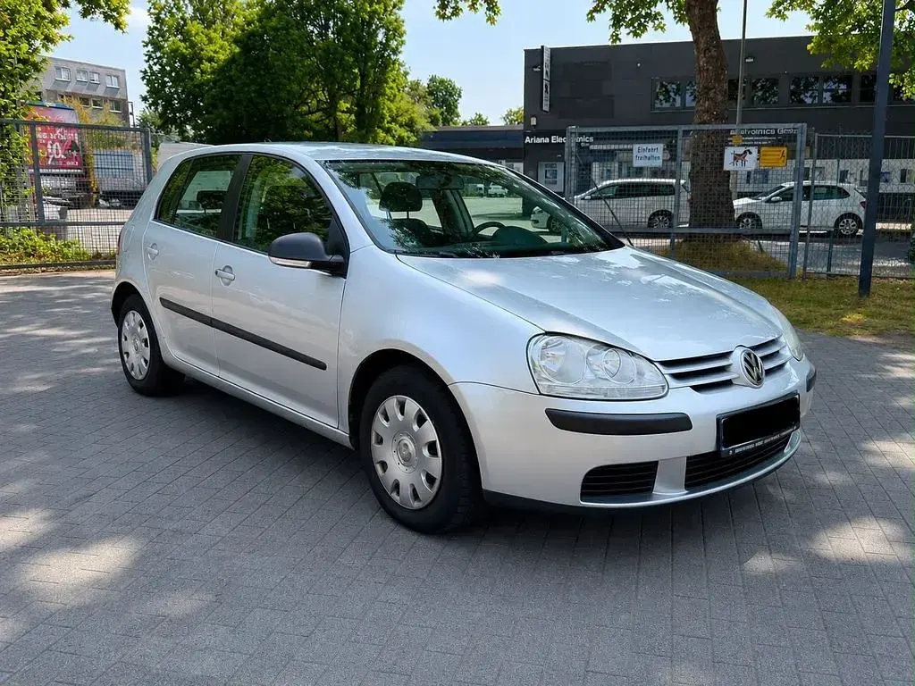 Gebraucht VW Golf V Comfortline 90 PS (66 kW) 2007 Silber Limousine