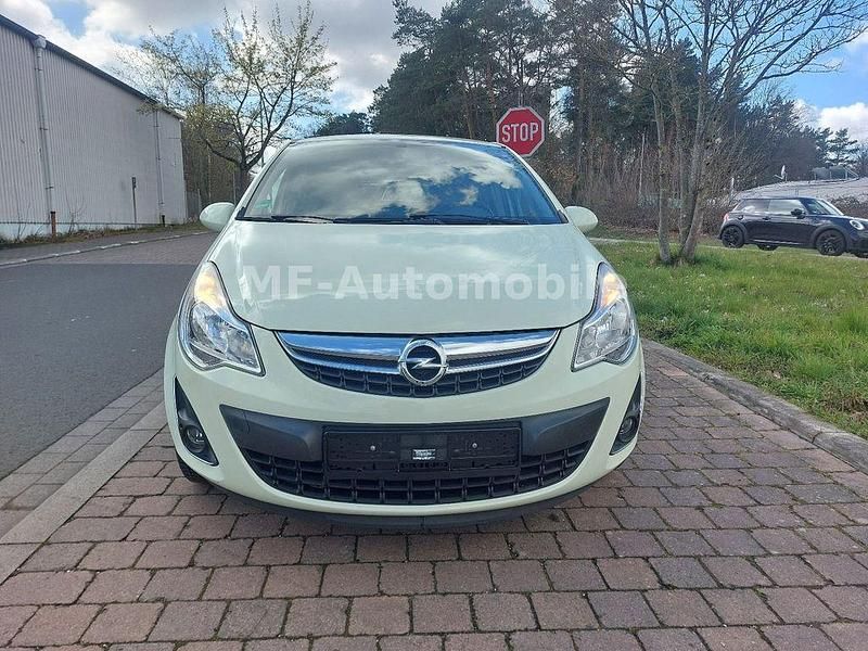 Gebraucht Opel Corsa Satellite 101 PS (74 kW) 2011 Weiß Kleinwagen