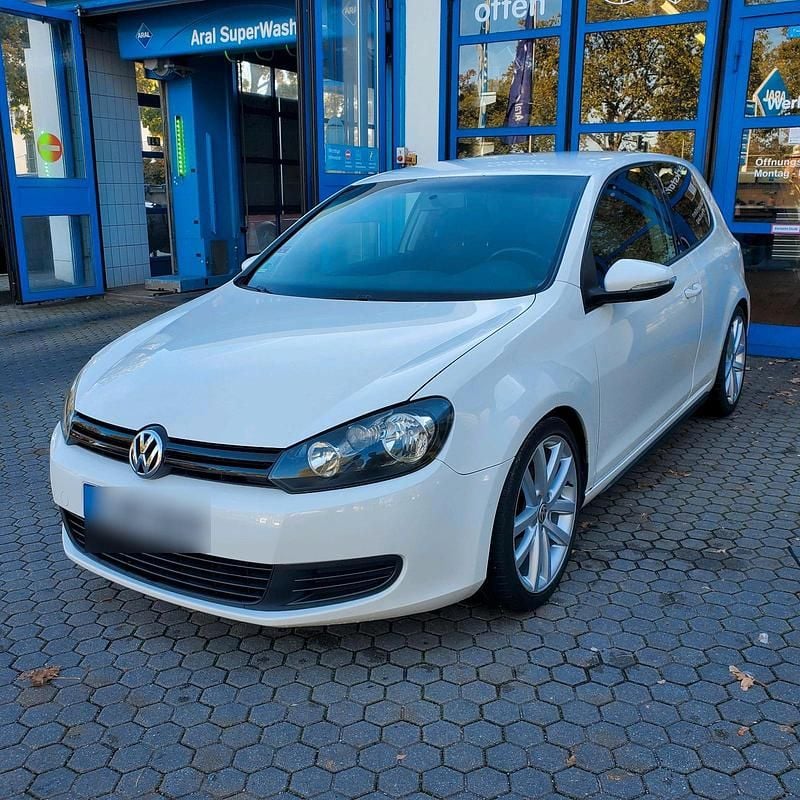 Weiß Gebraucht 2009 VW Golf VI GTI Kleinwagen | 3.700 € (Teuer) - Bild 1/4
