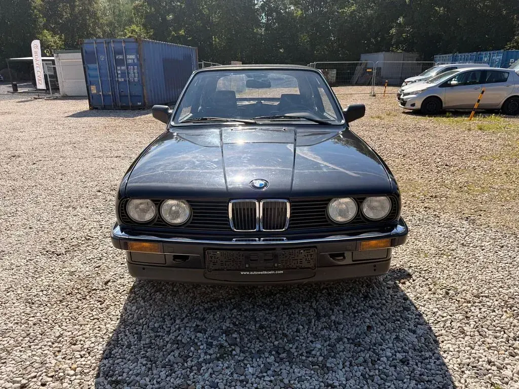 Gebraucht BMW 318 102 PS (75 kW) 1987 Schwarz Cabrio