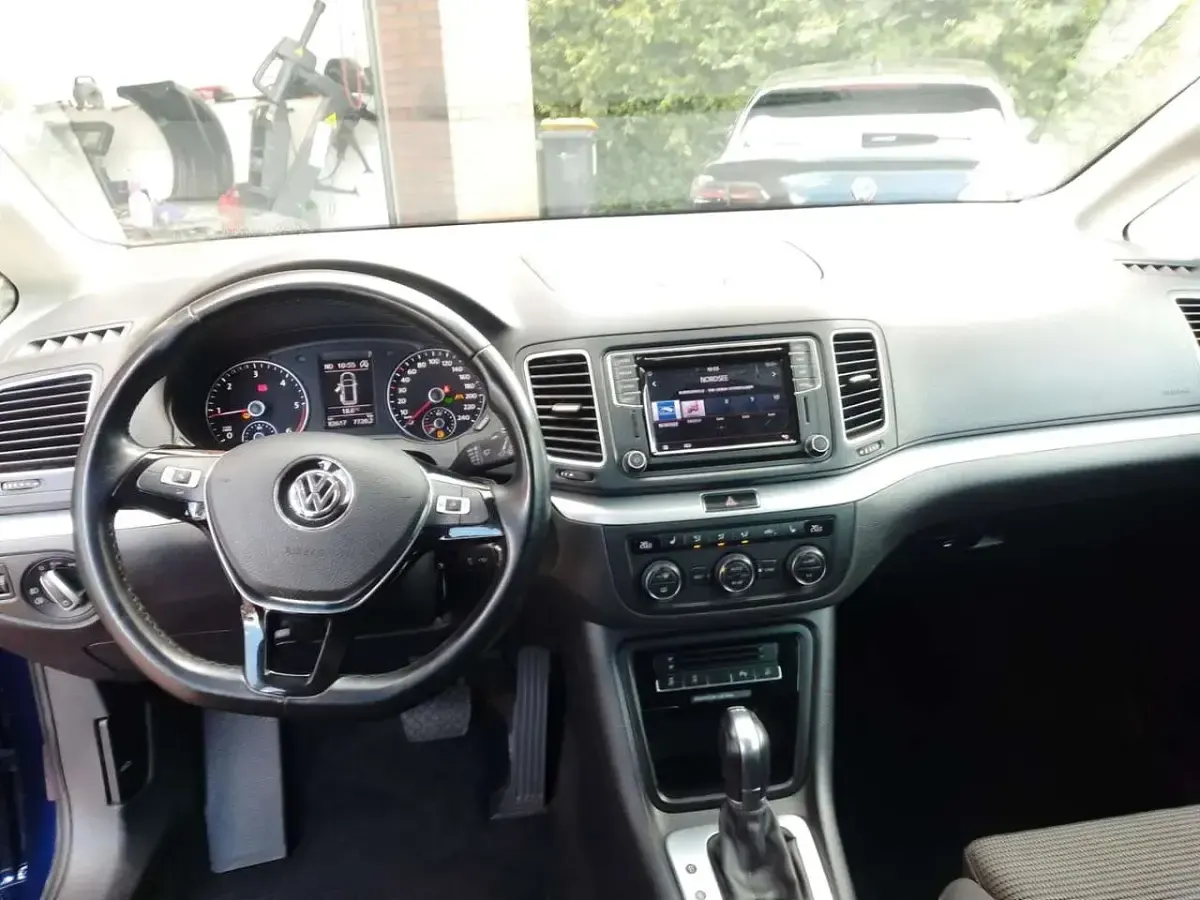 Gebraucht VW Sharan Comfortline 150 PS (110 kW) 2020 Blau Van / Kleinbus