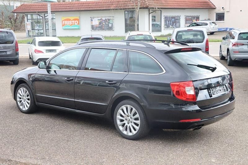Gebraucht Skoda Superb Exclusive 170 PS (125 kW) 2014 Schwarz Kombi