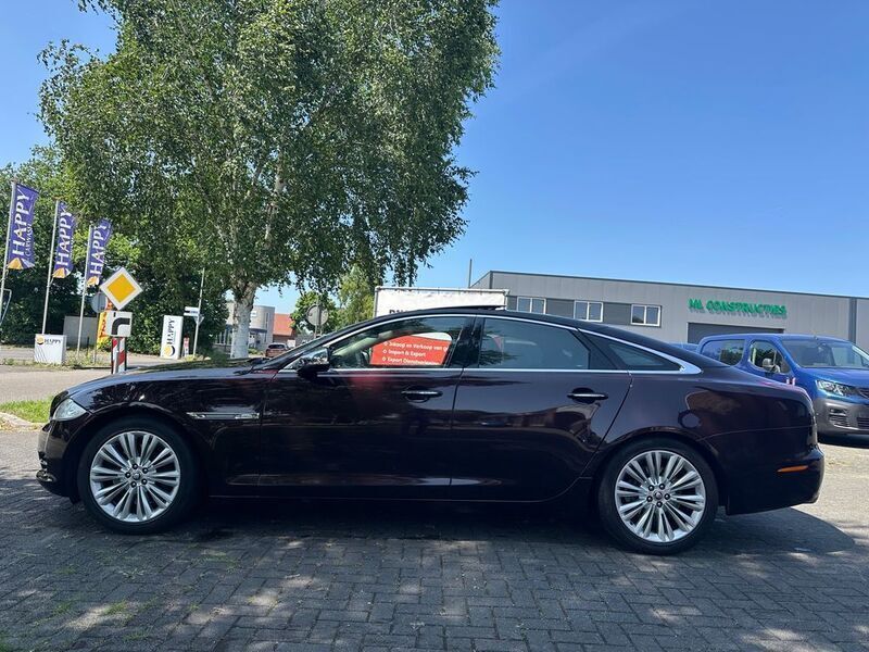 Schwarz Gebraucht 2011 Jaguar XJ Luxury Limousine | 8.499 € (Superpreis) - Bild 1/4