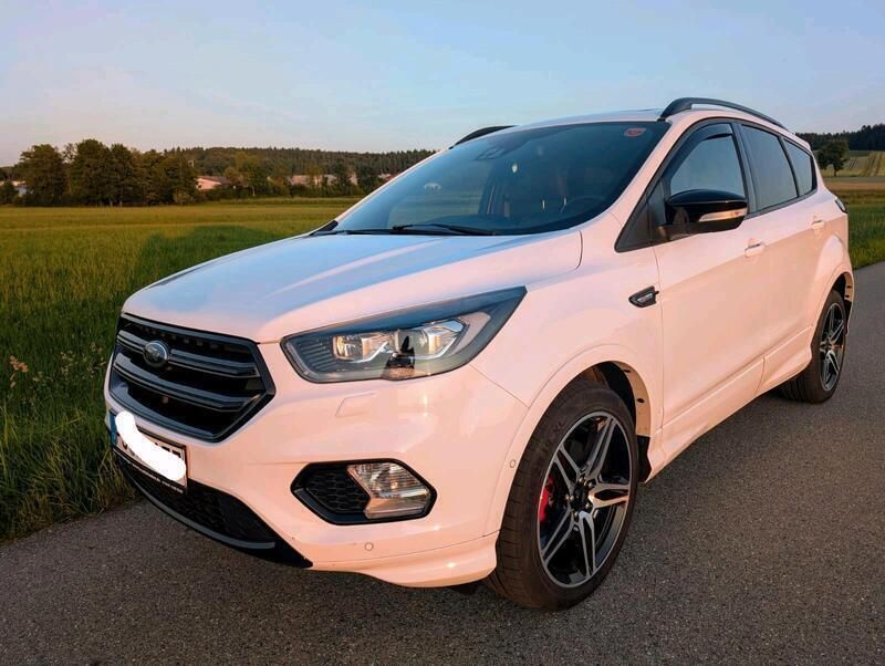 Weiß Gebraucht 2019 Ford Kuga ST-Line SUV | 19.000 € (Fairer Preis) - Bild 1/4