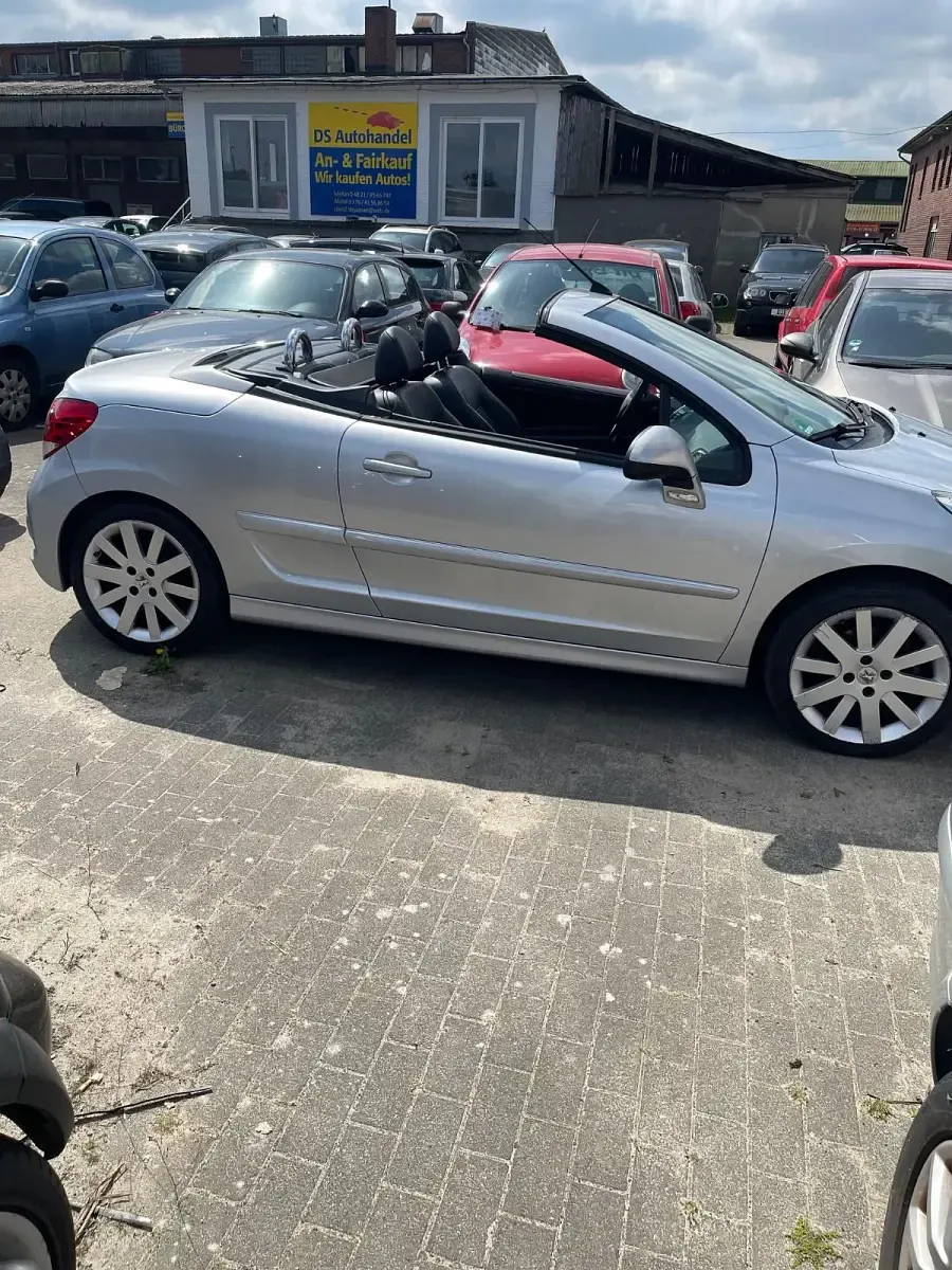 Gebraucht Peugeot 207 CC 120 PS (88 kW) 2010 Silber Cabrio