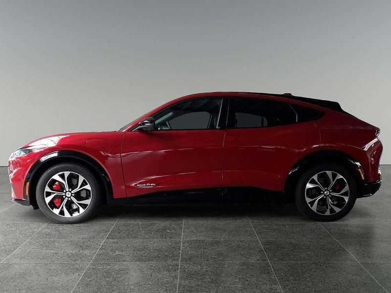 Gebraucht Ford Mustang Mach-E Extended Range 258 kW (351 PS) 2023 Lucidrot metallic SUV